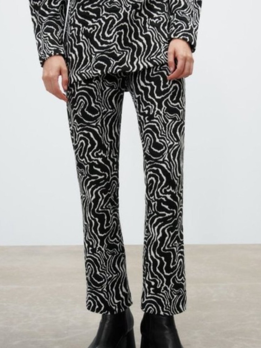 Zara CROPPED JACQUARD PANTS. Black/White. Size S. New with Tags.